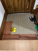 玄関に：ウッドデッキ匠 すのこ SPF材（屋根付きベランダ用・室内用）300×600 チーク色
